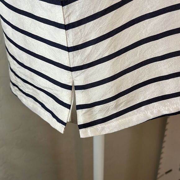 ISC 100% silk black and white horizontal striped top. Size medium. Sleeveless. - Picture 6 of 10